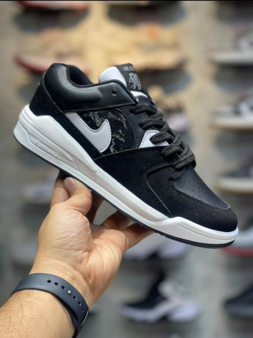 رنگ مشکی سفید